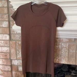 Lululemon size 6 swiftly tech tee. Brown.